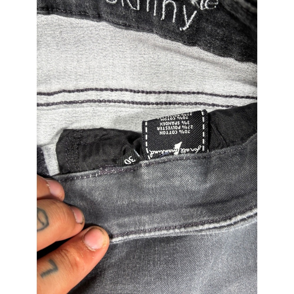 7 For All Mankind Jeans Womens size 10 Black High Rise Ankle Faded Stretch Edgy - Picture 3 of 5